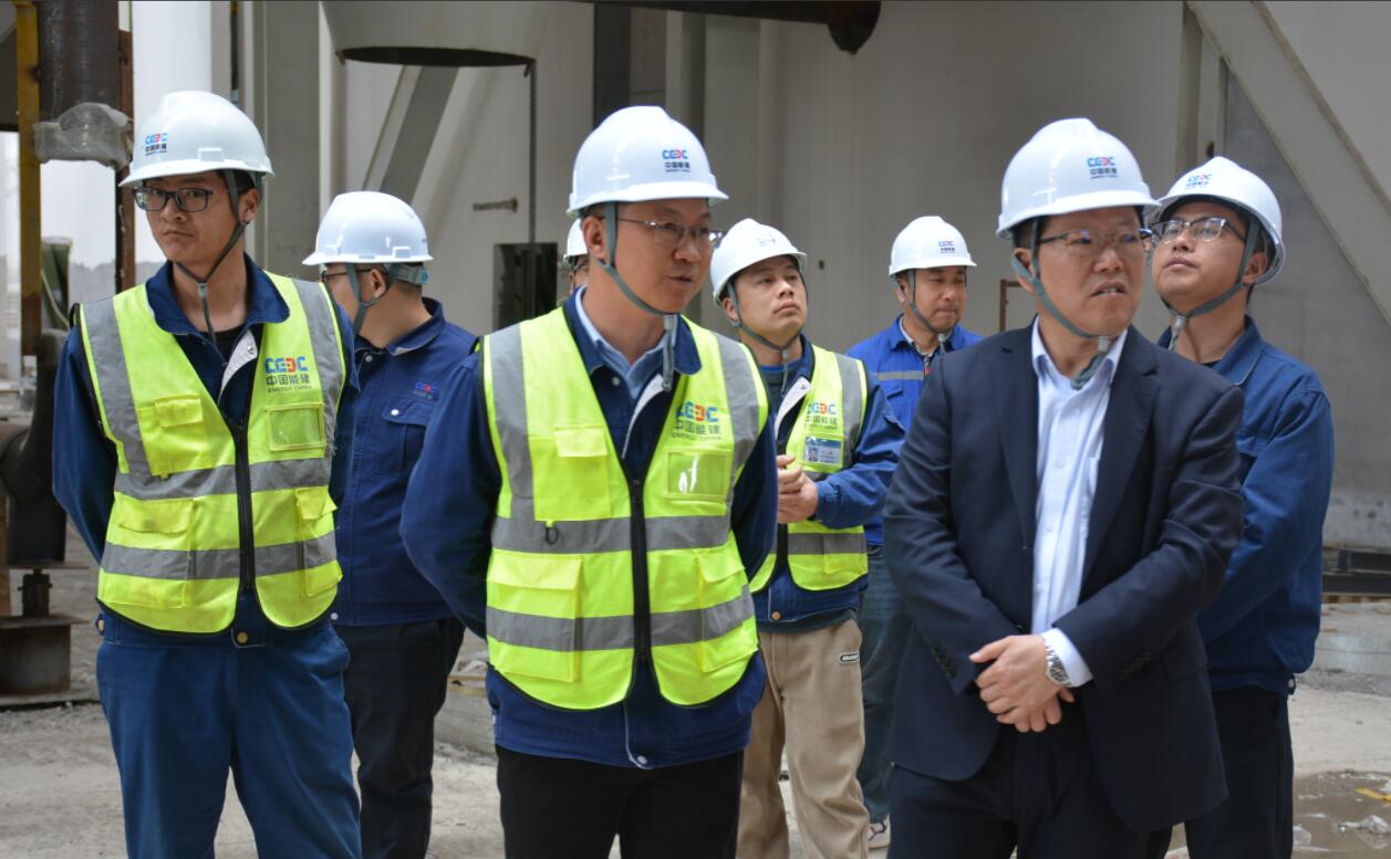 中國能建建筑集團黨委副書記、總經(jīng)理羅耕能到正寧百萬項目指導(dǎo)調(diào)研