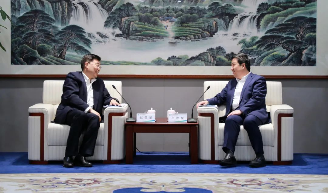 中國電氣裝備黨委書記、董事長白忠泉會見首鋼集團黨委書記、董事長趙民革