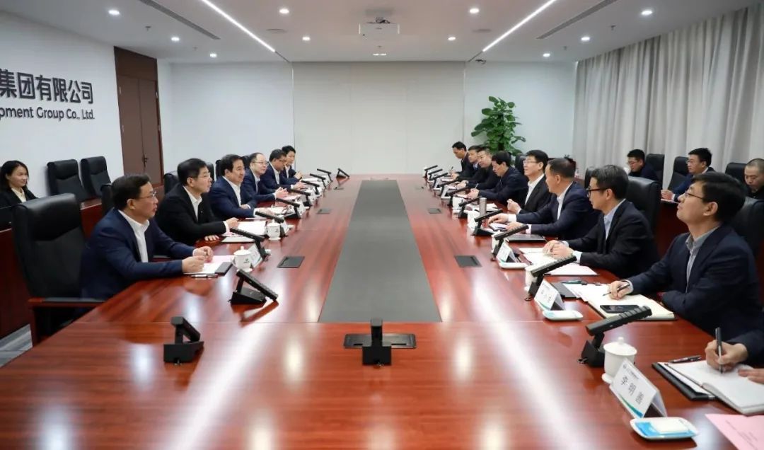 中國電氣裝備黨委書記、董事長白忠泉會見甘肅電氣集團董事長劉萬祥、天水市副市長胡志勇