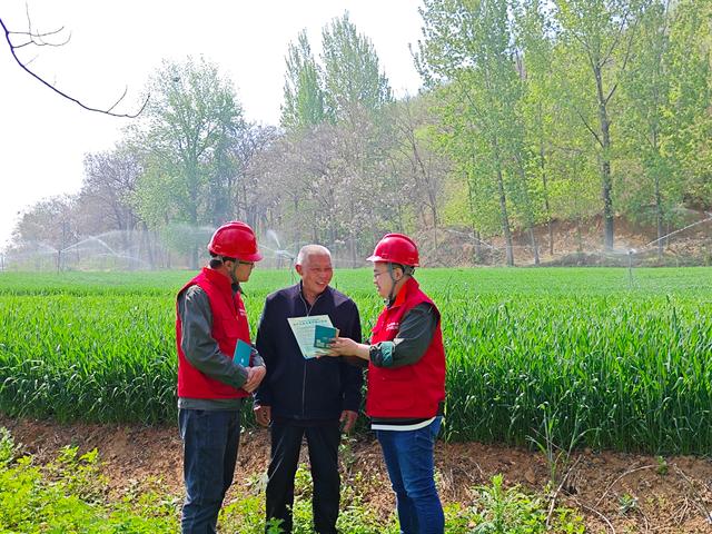 國網(wǎng)孟津供電公司電力先行助春耕，不誤農(nóng)時(shí)不誤春