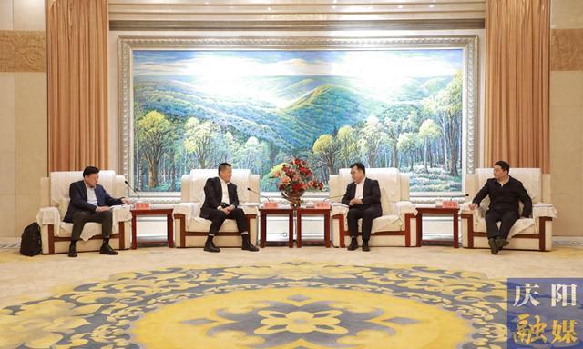 慶陽市委書記黃澤元、市長周繼軍與山東能源集團黨委書記、董事長李偉一行座談