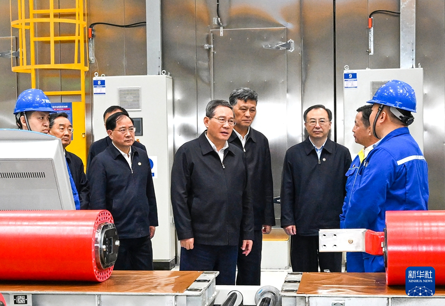 李強在新疆調(diào)研時強調(diào)，大力發(fā)展能源、煤化工等特色優(yōu)勢產(chǎn)業(yè)