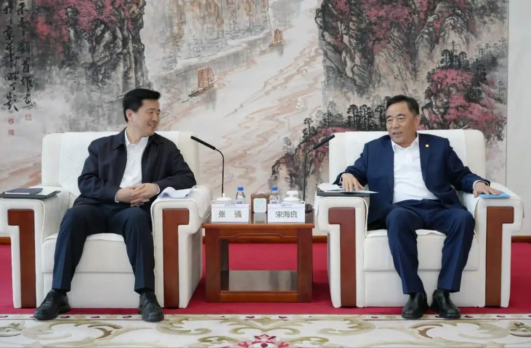 中國能建黨委書記、董事長宋海良與北京經(jīng)開區(qū)工委書記張強(qiáng)會談