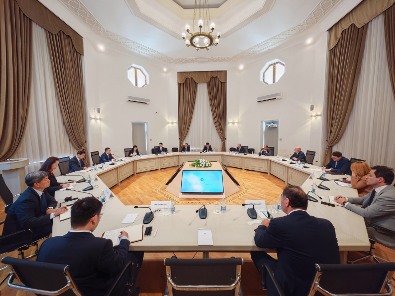 中國(guó)能建黨委書記、董事長(zhǎng)宋海良與阿塞拜疆能源部長(zhǎng)帕爾維茲·沙赫巴佐夫會(huì)談