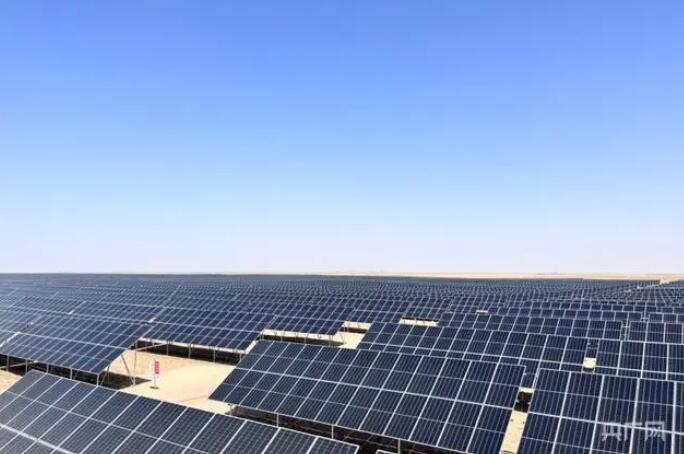 鄂爾多斯沙地上的“馬蘭花”:預(yù)計(jì)年發(fā)電70億千瓦時