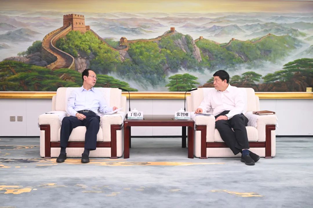 中國(guó)電建黨委書(shū)記、董事長(zhǎng)丁焰章與國(guó)家電網(wǎng)有限公司董事長(zhǎng)、黨組書(shū)記張智剛舉行會(huì)談
