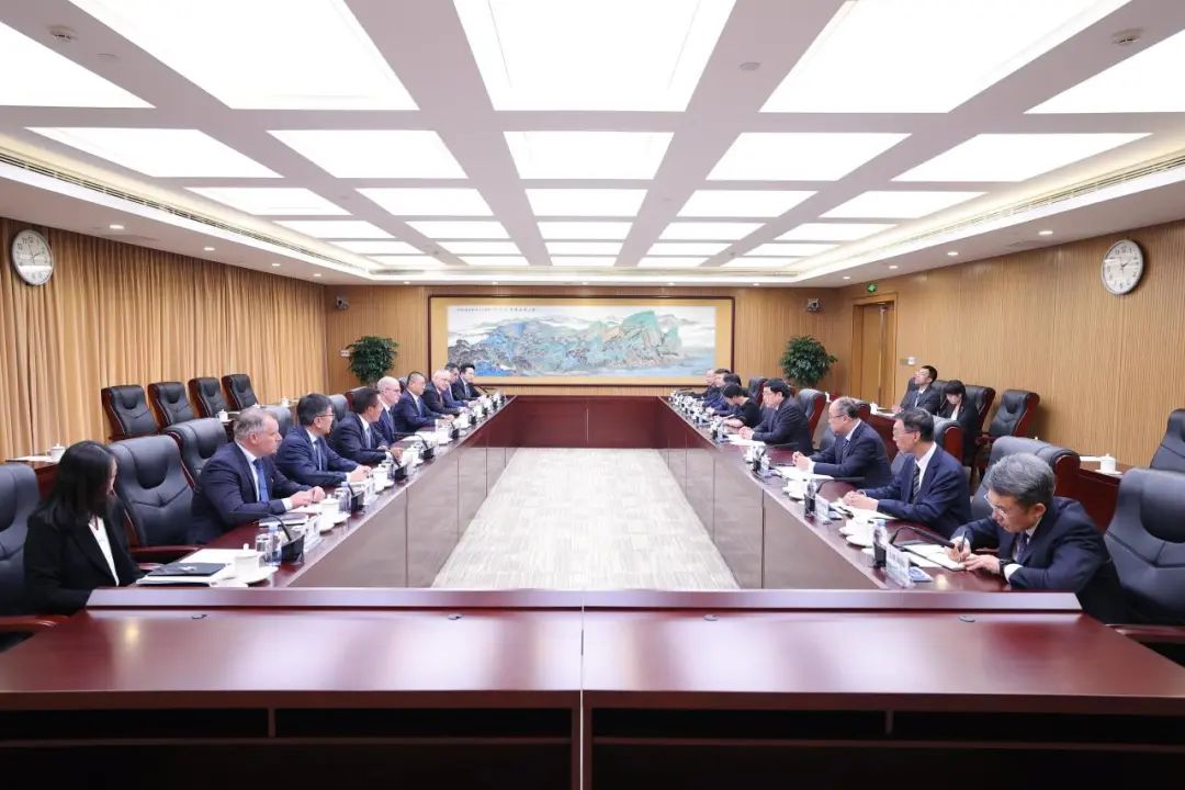張智剛會(huì)見(jiàn)日立能源總裁方秦、候任總裁沈瑞博