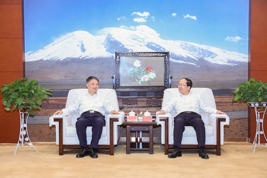 華能集團有限公司黨組書記、董事長溫樞剛拜會克州黨委書記王學東