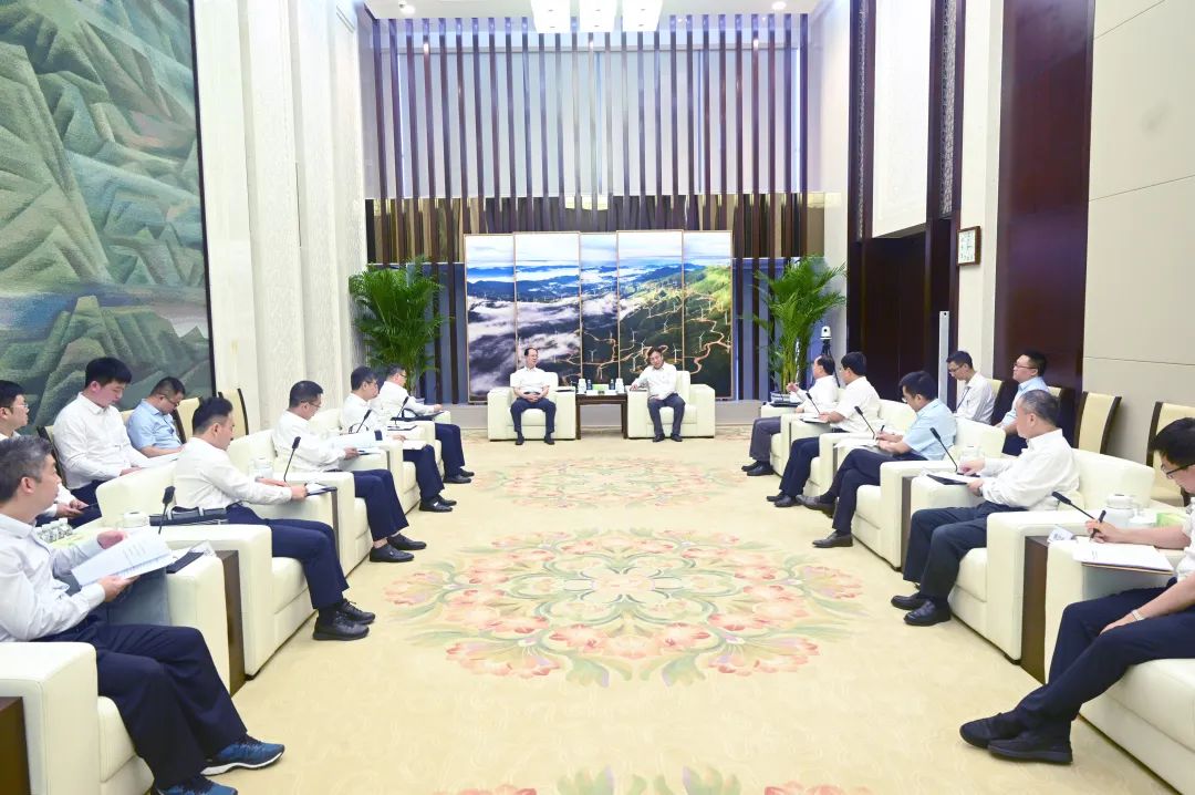 中國電建黨委書記、董事長丁焰章與國家電投黨組書記、董事長劉明勝會談