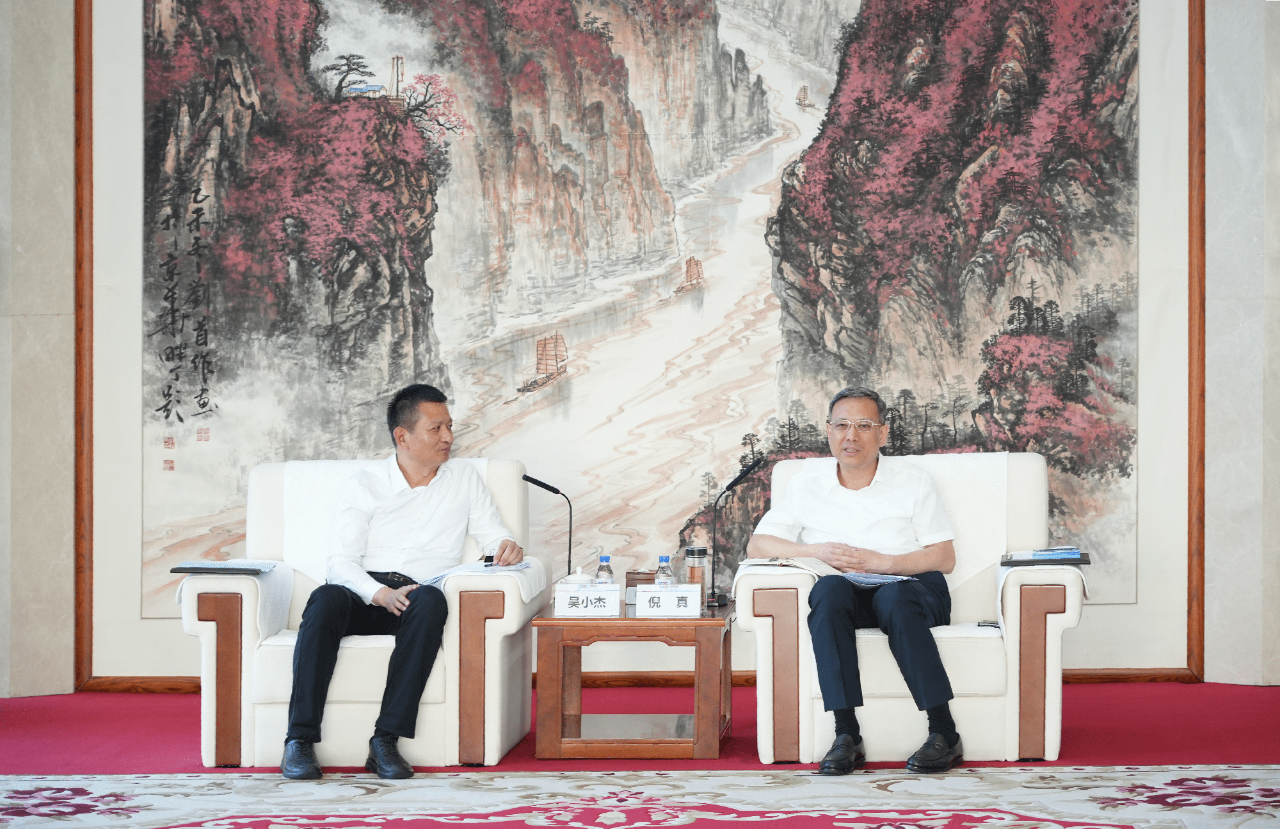 中國(guó)能建黨委副書記、總經(jīng)理倪真與北京市朝陽(yáng)區(qū)區(qū)長(zhǎng)吳小杰會(huì)談
