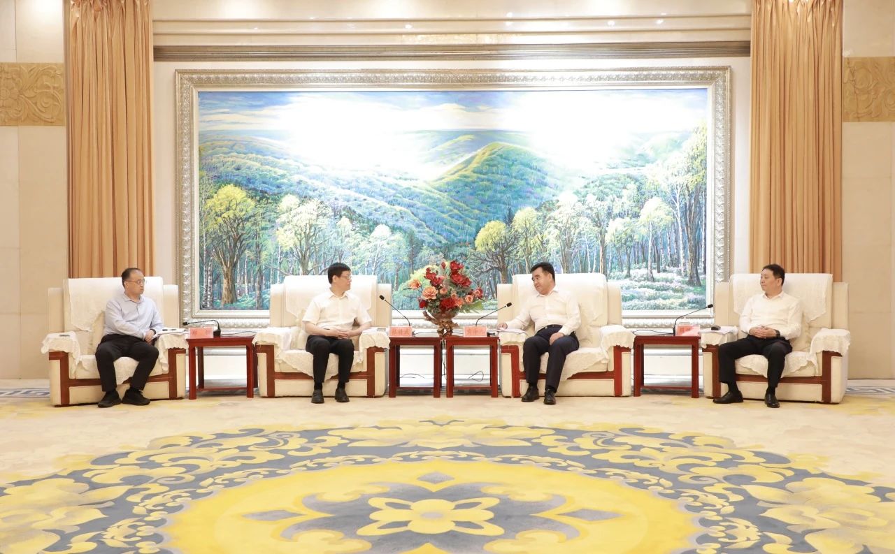 華電煤業(yè)黨委書記、董事長杜將武拜會慶陽市委書記黃澤元