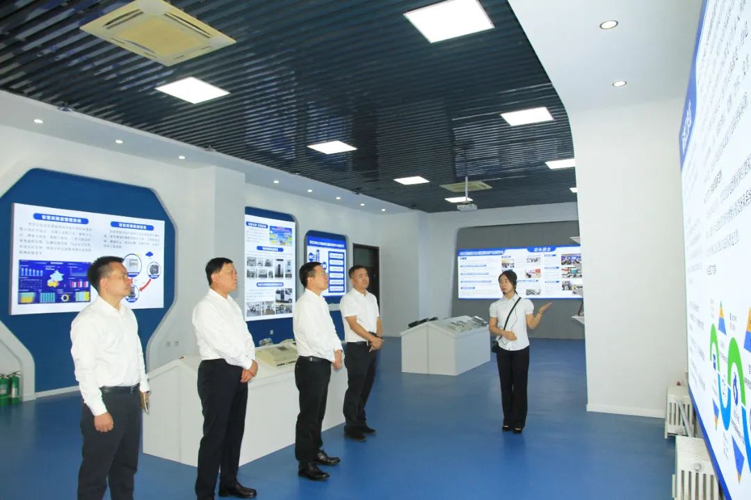 中國電氣裝備黨委書記、董事長李洪鳳赴哈表所、天宇電氣、廈門許繼調研