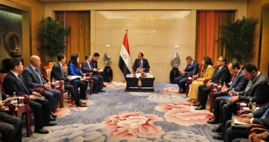 中國能建黨委書記、董事長宋海良拜會埃及總理馬德布利