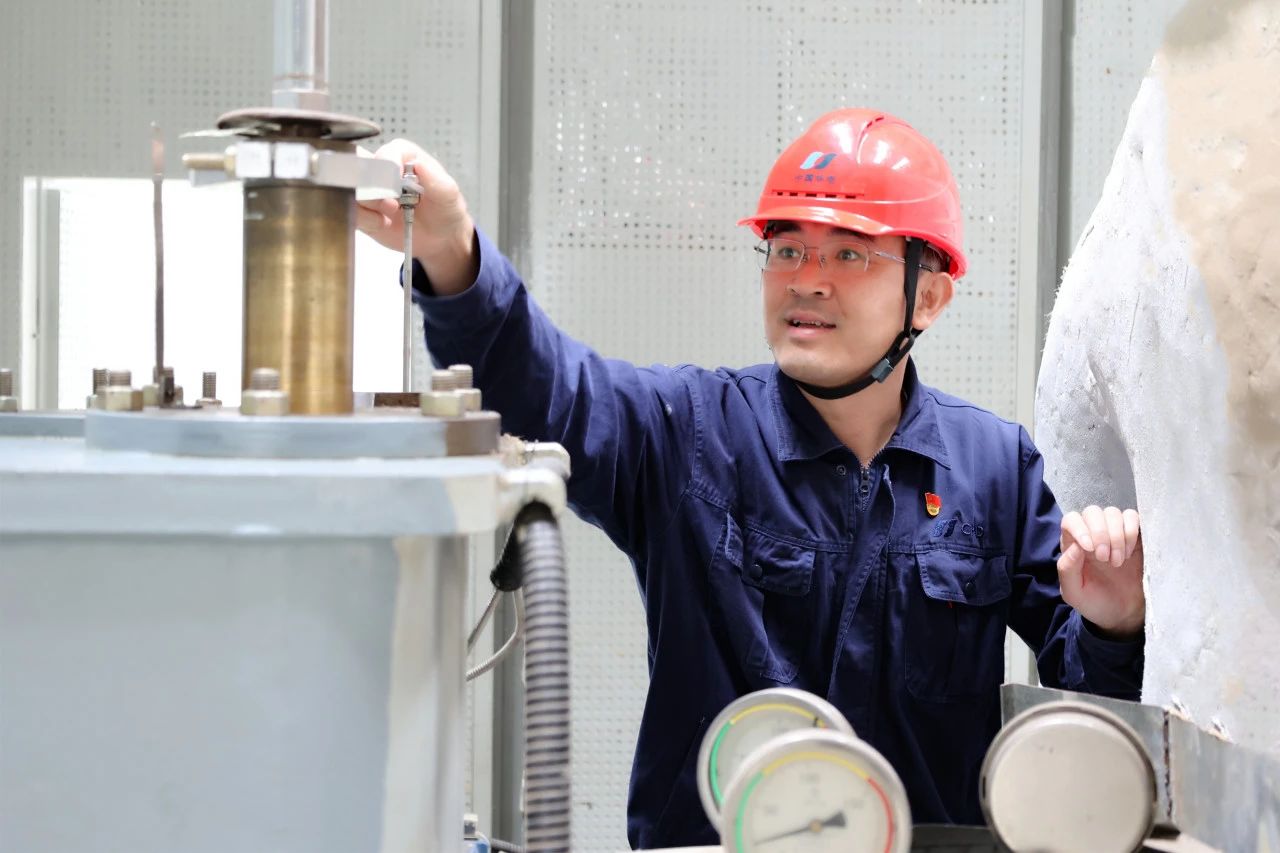 中央企業(yè)勞動(dòng)模范李新建:創(chuàng)新奮進(jìn)的“技術(shù)達(dá)人”