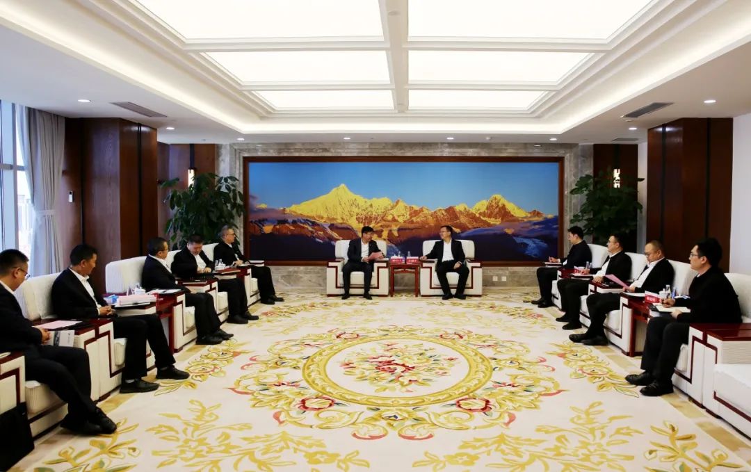 王繼才與中國(guó)能建西南區(qū)域總部黨委書(shū)記、總經(jīng)理鄒小川會(huì)談