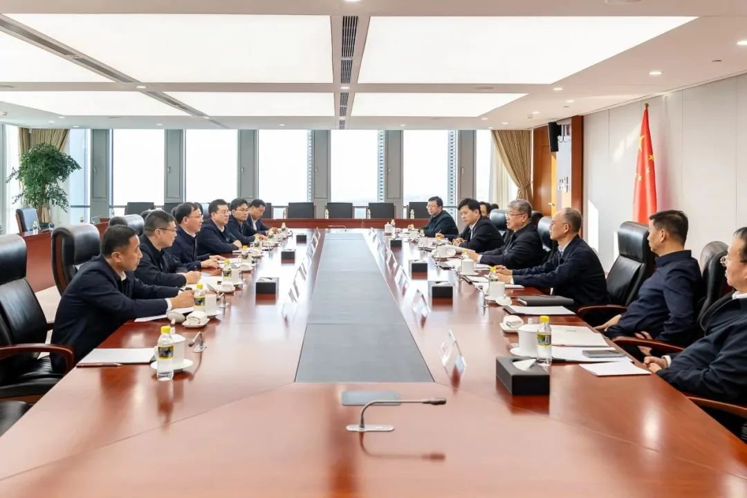 國(guó)家能源集團(tuán)黨組書(shū)記、董事長(zhǎng)劉國(guó)躍與中國(guó)大唐黨組副書(shū)記、總經(jīng)理張傳江會(huì)談