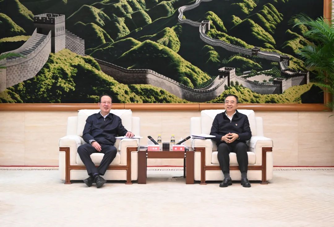 中國電建黨委書記、董事長丁焰章與中國大唐黨組書記、董事長鄒磊會談