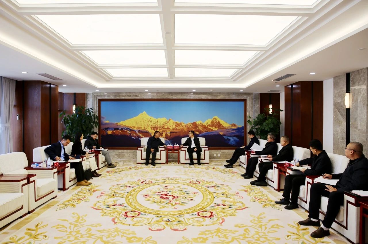 王繼才與昆明市發(fā)改委副主任、市能源局局長(zhǎng)施云懷會(huì)談