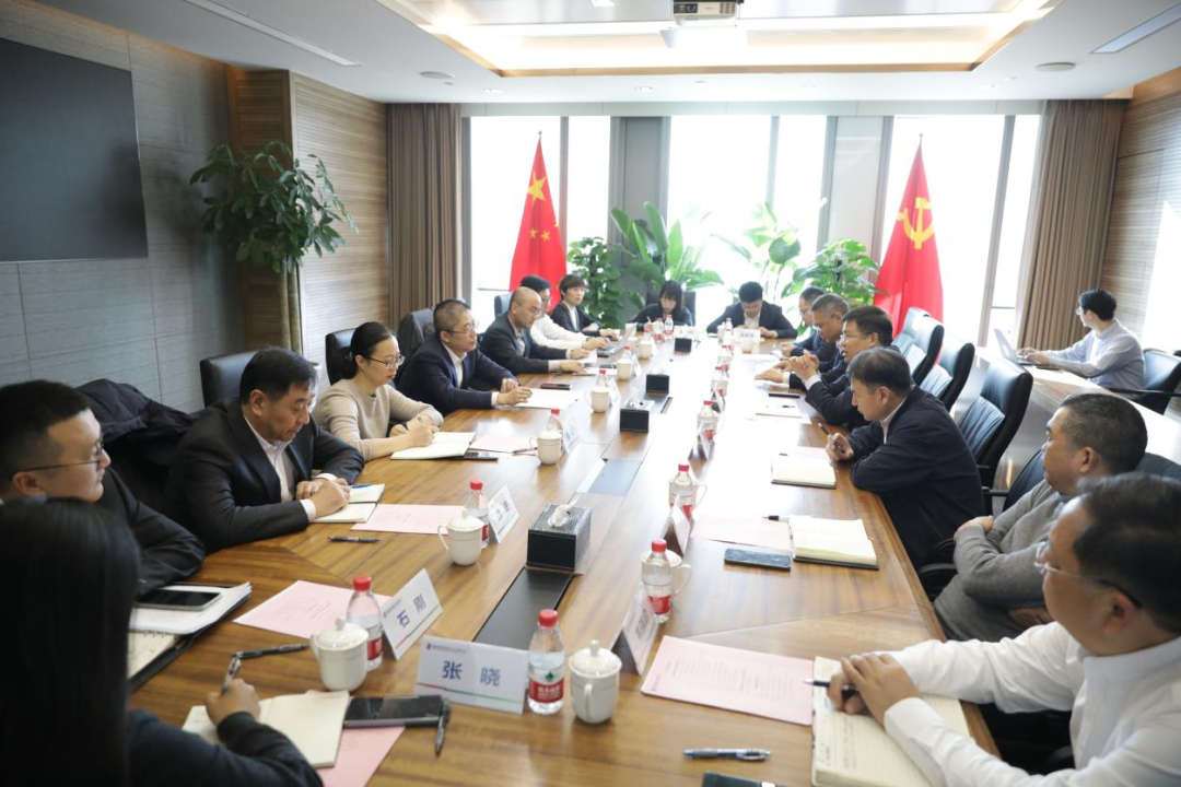 國(guó)家電投浙江公司總經(jīng)理、黨委副書(shū)記黃保軍會(huì)見(jiàn)浙商銀行總行黨委委員、副行長(zhǎng)景峰