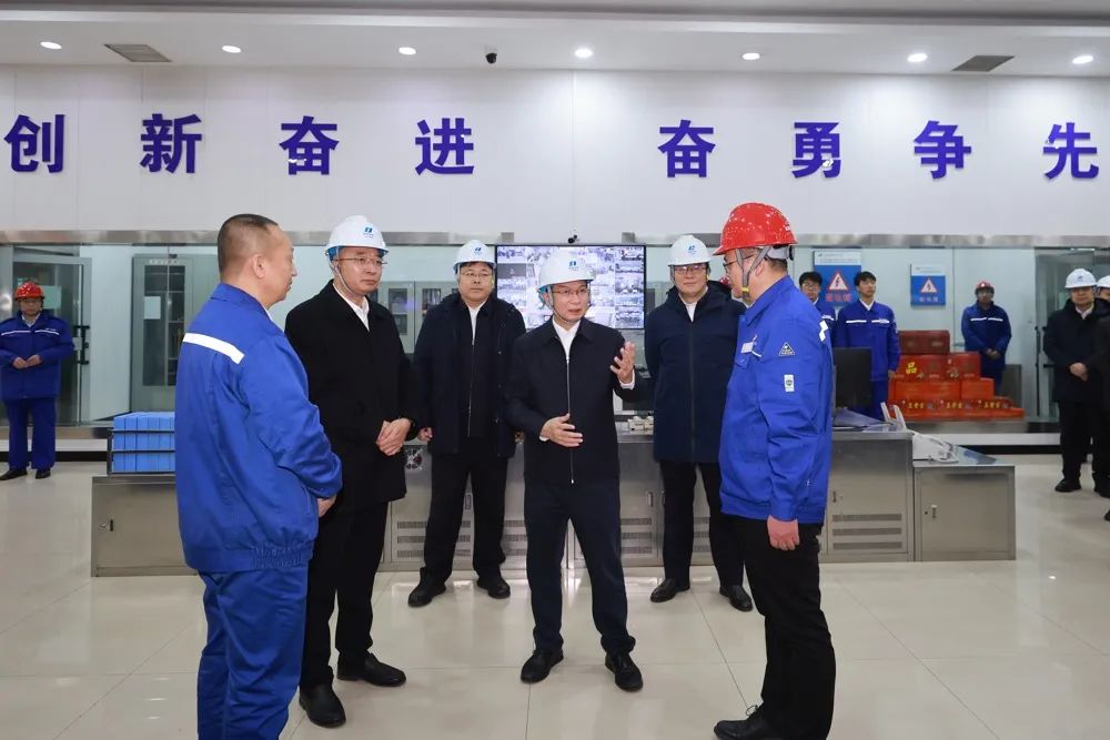華電集團黨組書記、董事長江毅赴華電新疆區(qū)域調(diào)研