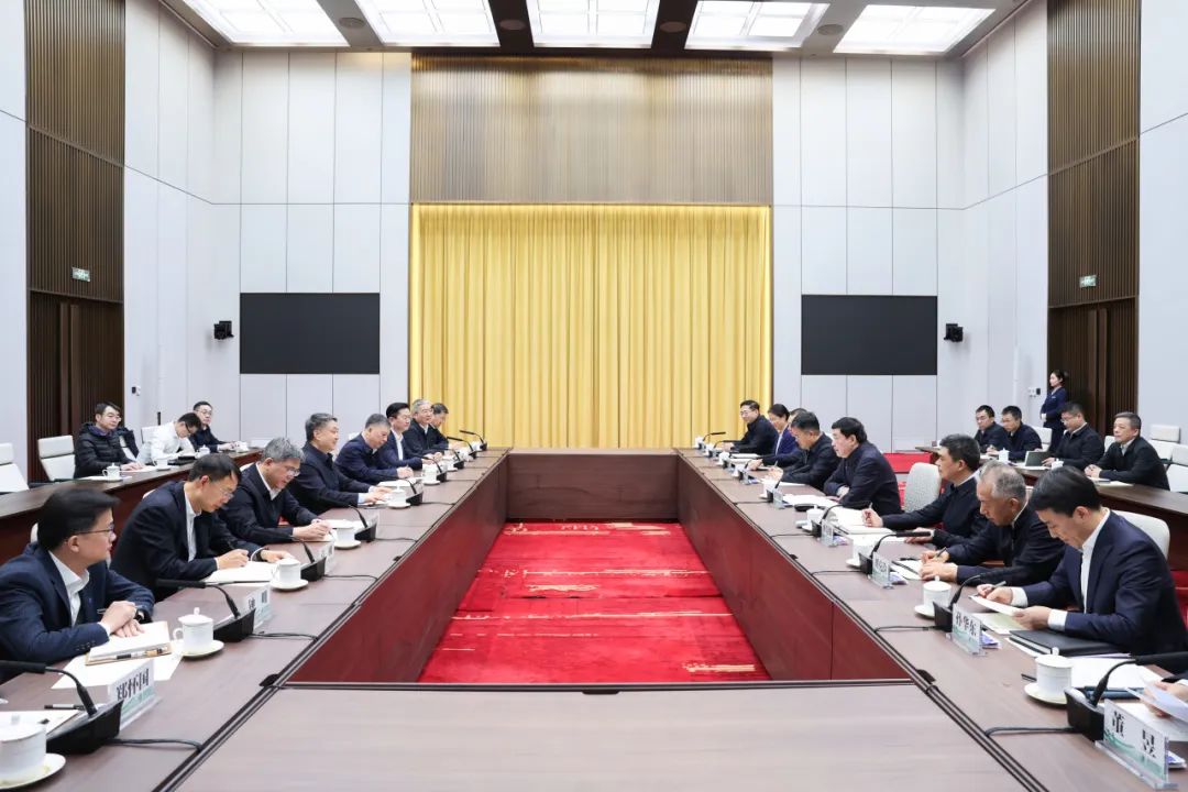 溫樞剛張文峰與國家電網(wǎng)董事長張智剛、總經(jīng)理龐驍剛會談