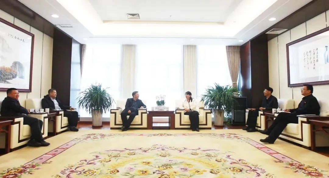 國(guó)家電投新疆公司與中國(guó)水電四局、中交集團(tuán)、運(yùn)達(dá)股份座談