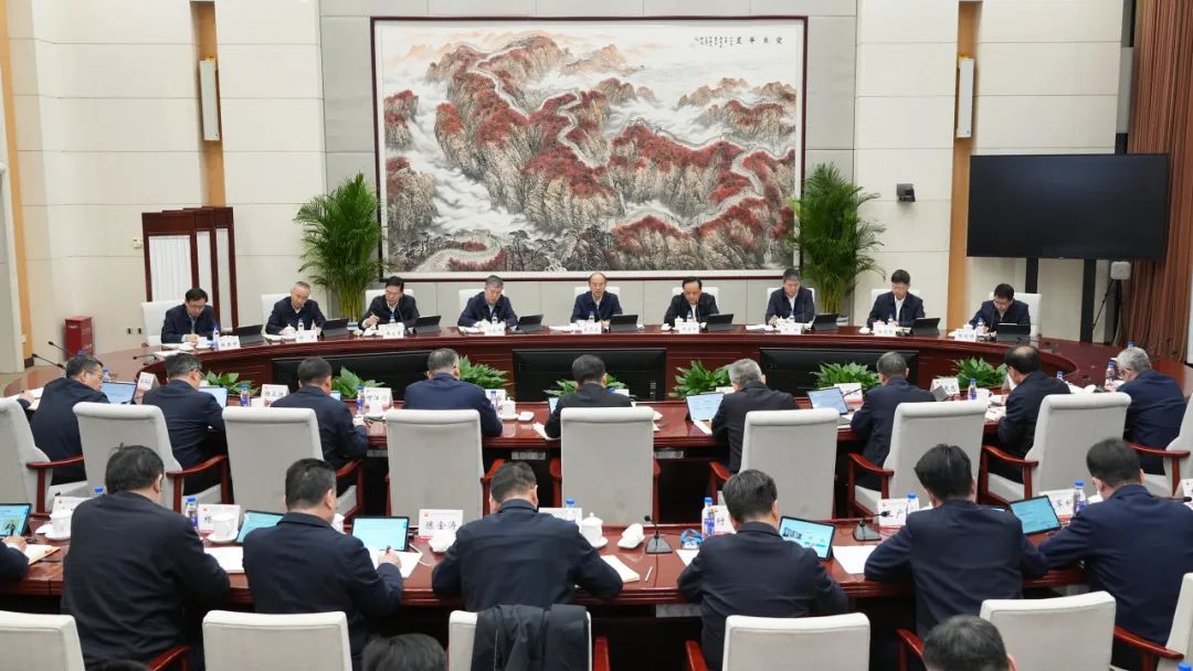 關(guān)于“雙碳”工作和新興產(chǎn)業(yè)發(fā)展，戴厚良強(qiáng)調(diào)這幾點(diǎn)