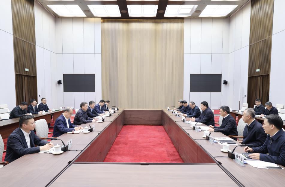 中國電氣裝備董事長(zhǎng)李洪鳳、總經(jīng)理周群拜訪國家電網(wǎng)公司董事長(zhǎng)張智剛、總經(jīng)理龐驍剛