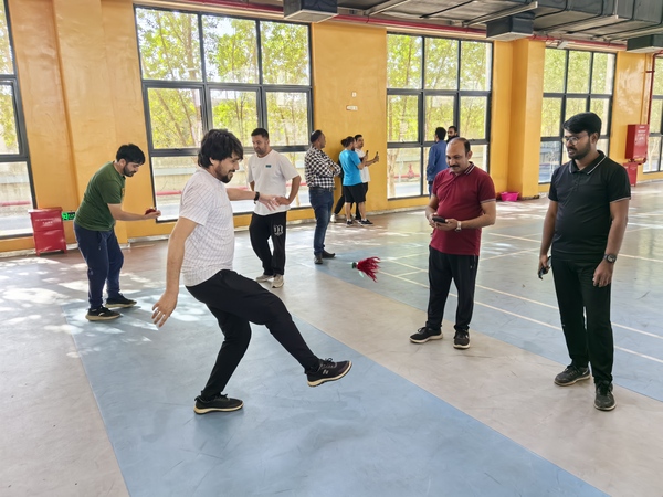 【新春走基層】熱熱鬧鬧過(guò)大年，海外堅(jiān)守迎新春