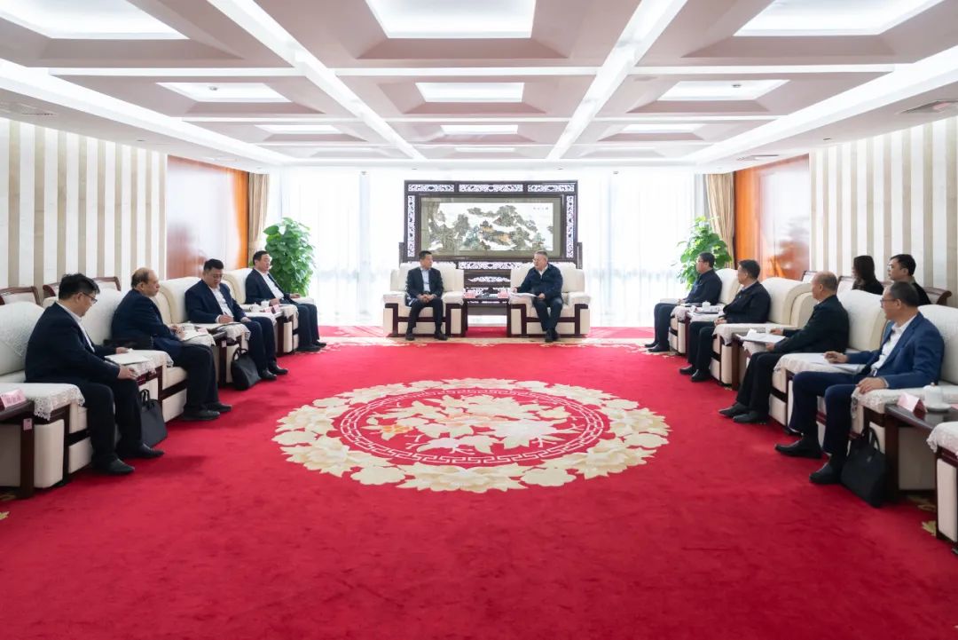 中國(guó)華電總經(jīng)理葉向東與山東能源集團(tuán)黨委書記、董事長(zhǎng)李偉舉行會(huì)談