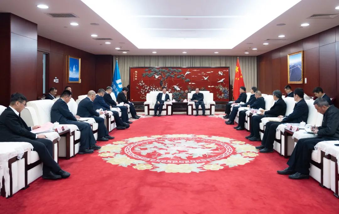 華電集團(tuán)董事長、黨組書記江毅與特變電工黨委書記、董事長張新舉行會談