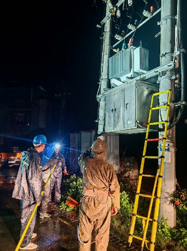 湖北通城：驚雷過后，150戶停電無訴求