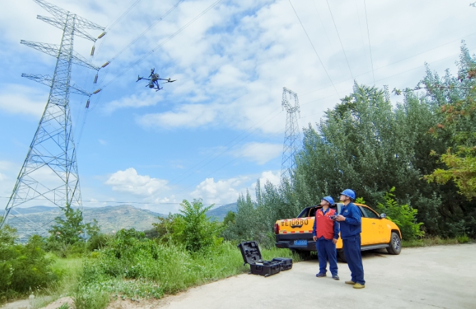 無人機(jī)特巡+數(shù)智化監(jiān)測(cè) 筑牢電網(wǎng)防汛大堤