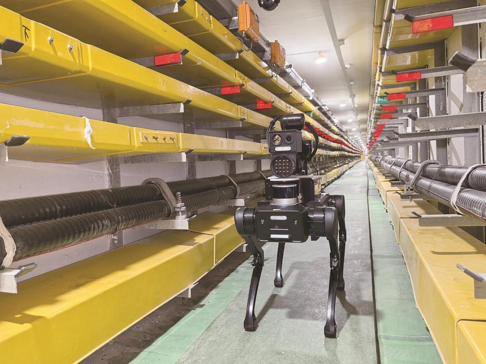 冀北地區(qū)電纜隧道內(nèi)首次應(yīng)用四足式機(jī)器人開展智能化、無人化巡檢